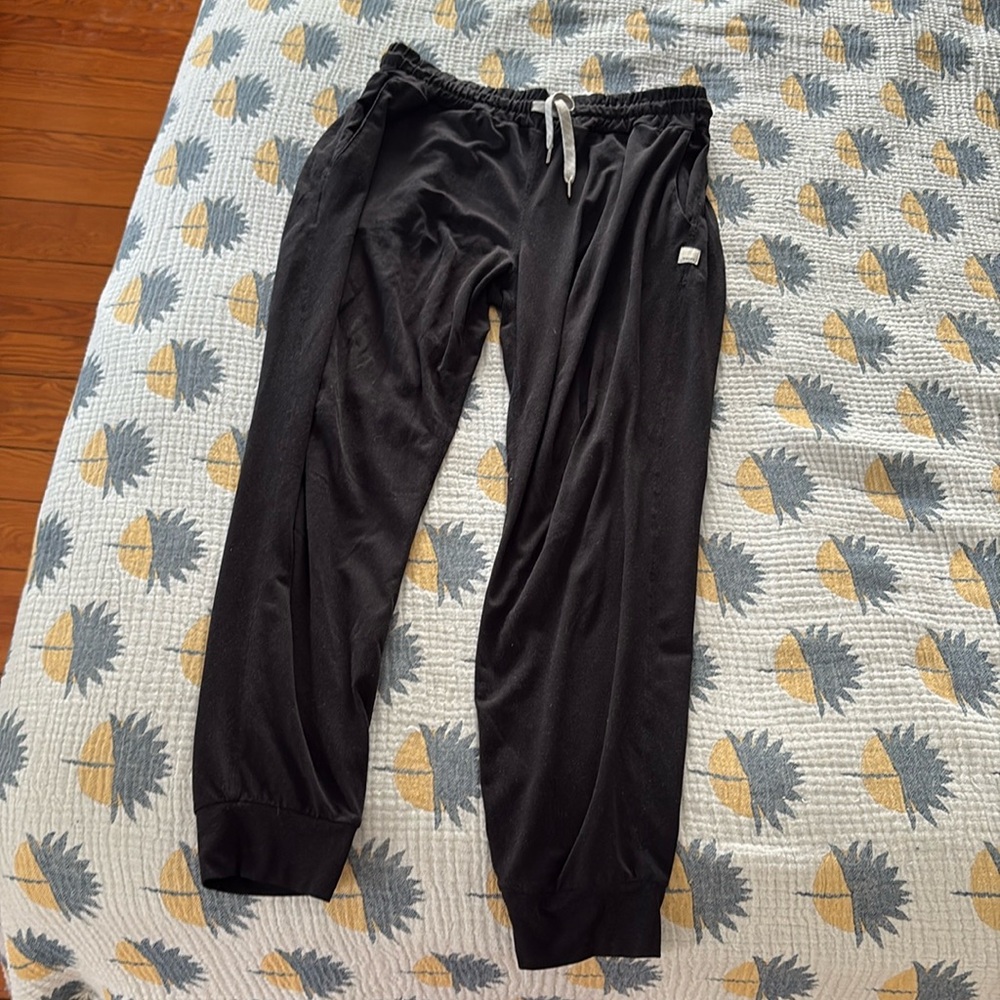 Vuori Performance Jogger - Women’s size small. Tags missing